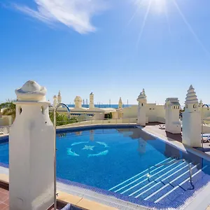 malaga-puerto-de-benalmadena-en-la-primera-isla-con.hotelsinnerja.org/